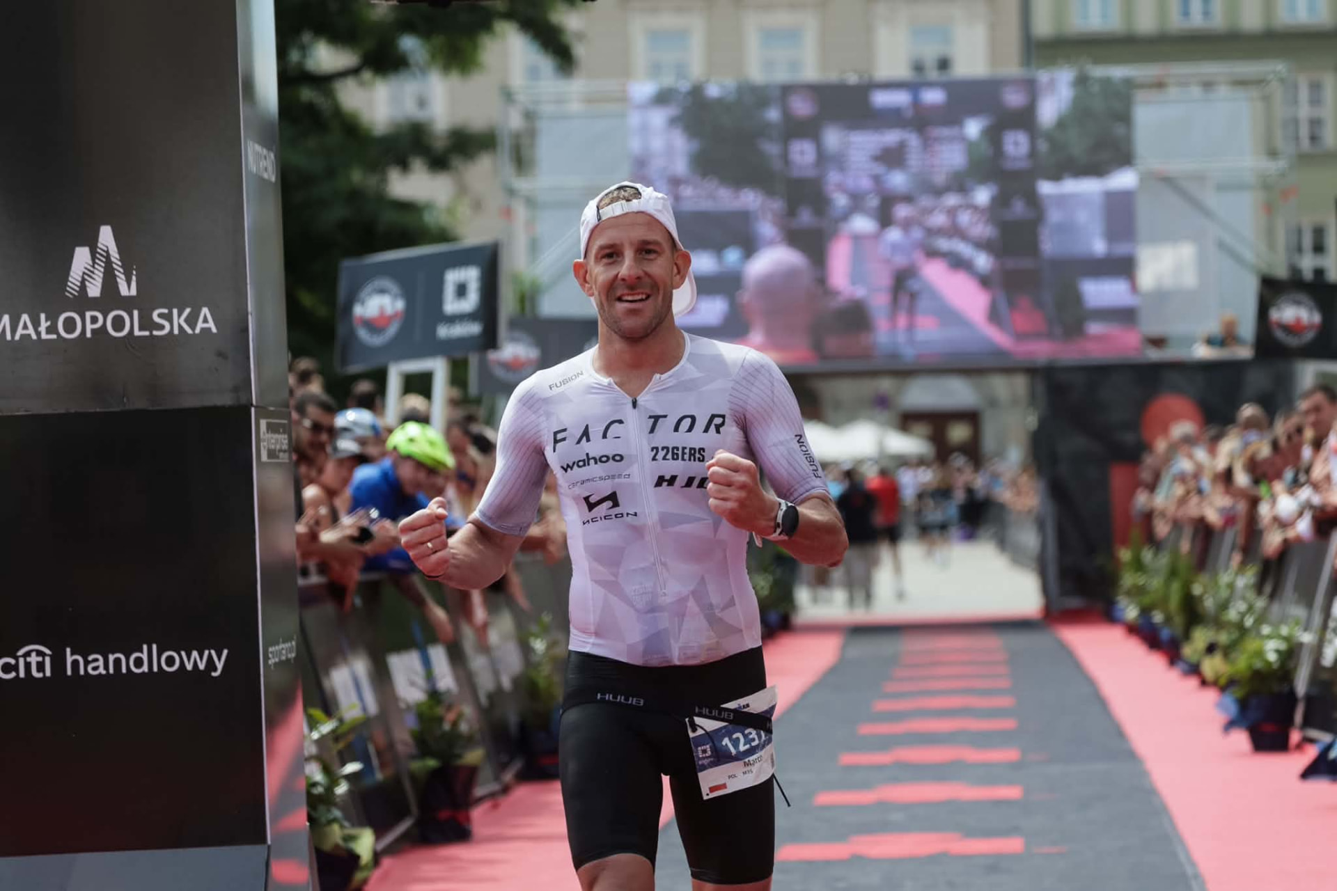 Finisz na czerwonym dywanie Ironman 70.3 Kraków